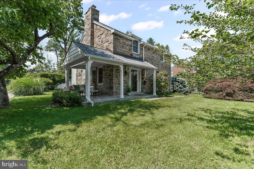 1 GREEN VALLEY ROAD