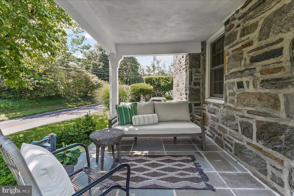 1 GREEN VALLEY ROAD