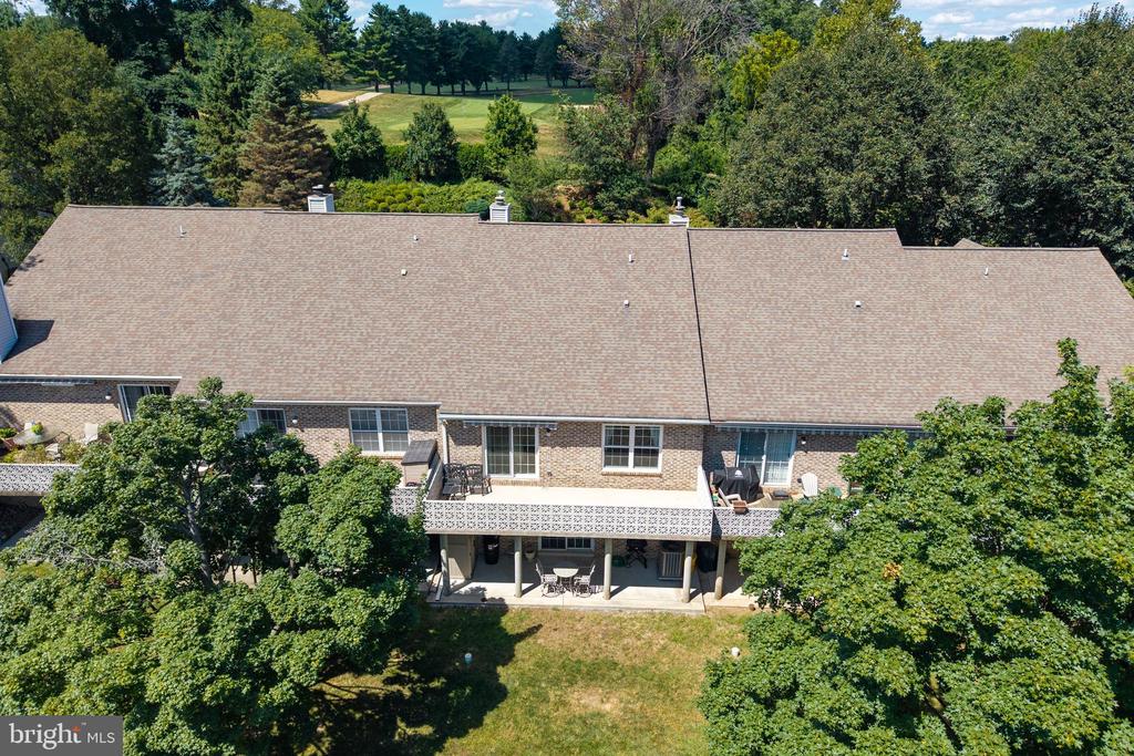 1435 COUNTRY CLUB DRIVE