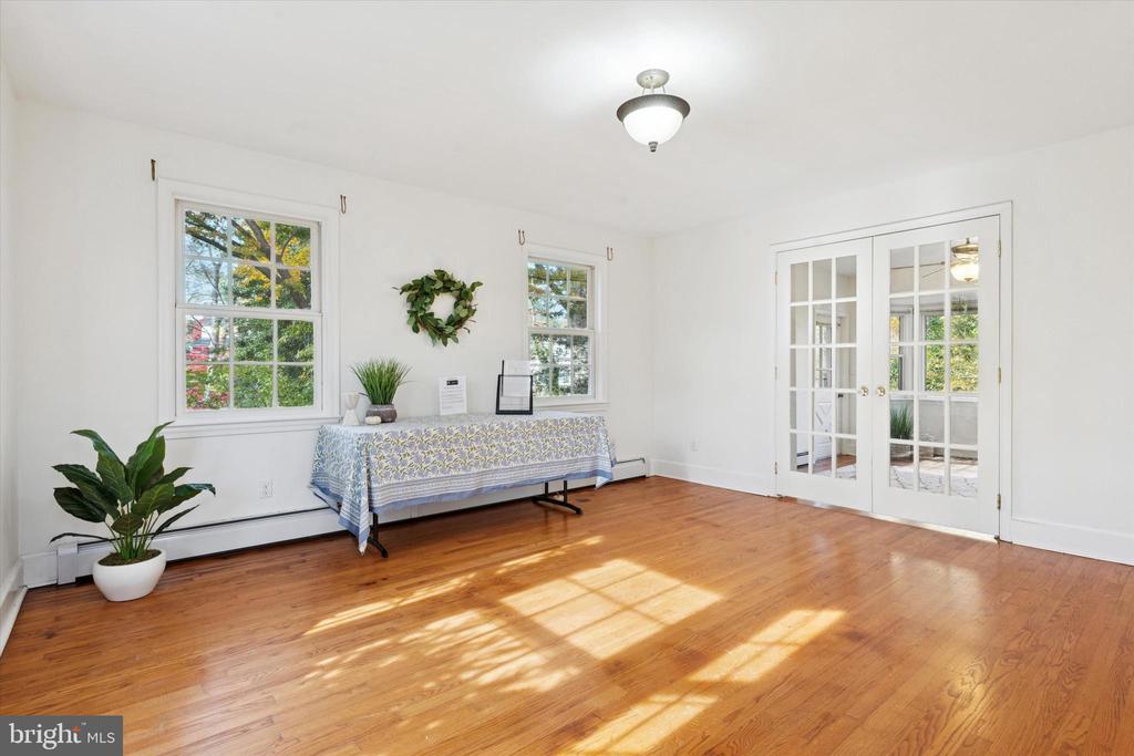 25 GREEN VALLEY ROAD