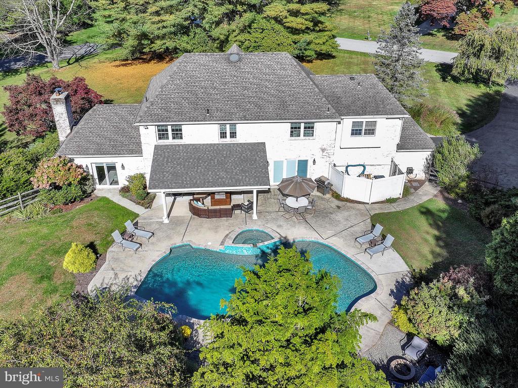1100 NICOLE DRIVE