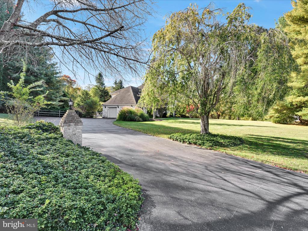 1100 NICOLE DRIVE