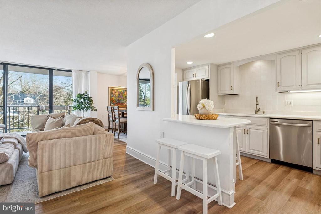 801 YALE AVENUE Unit: 921