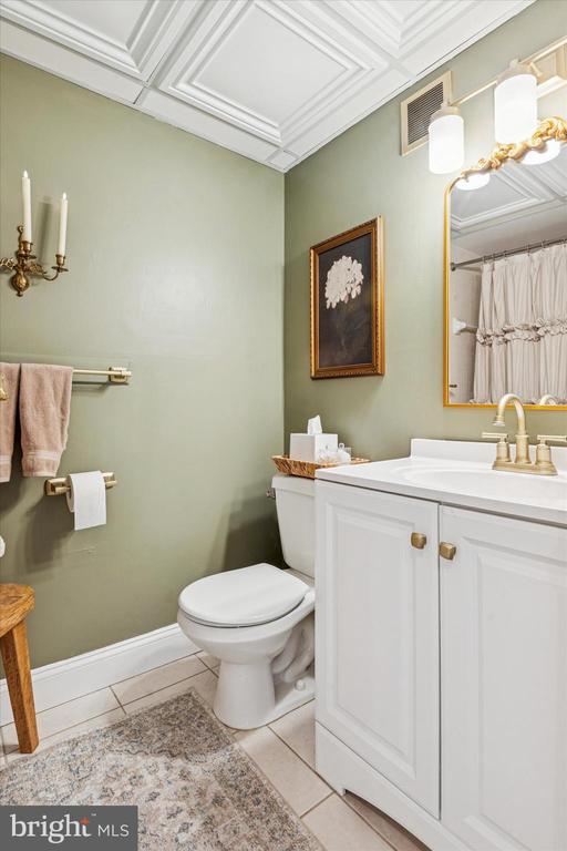 801 YALE AVENUE Unit: 921