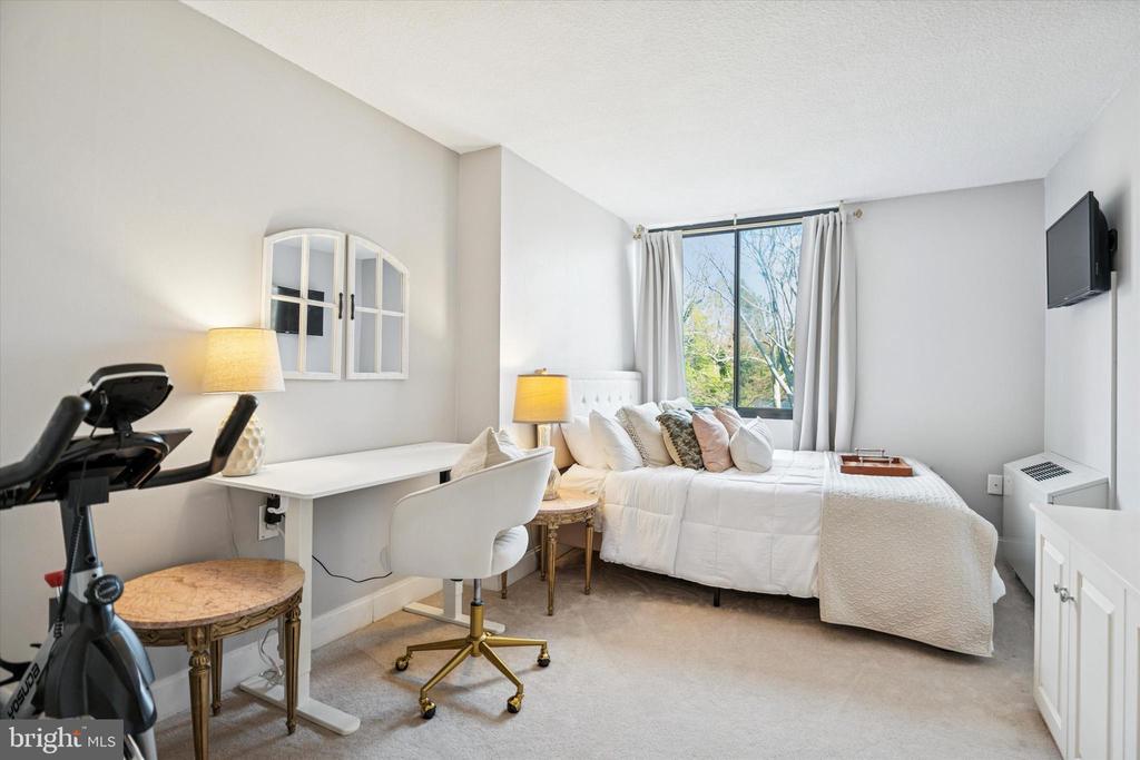 801 YALE AVENUE Unit: 921