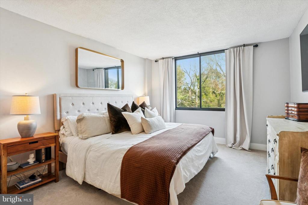 801 YALE AVENUE Unit: 921