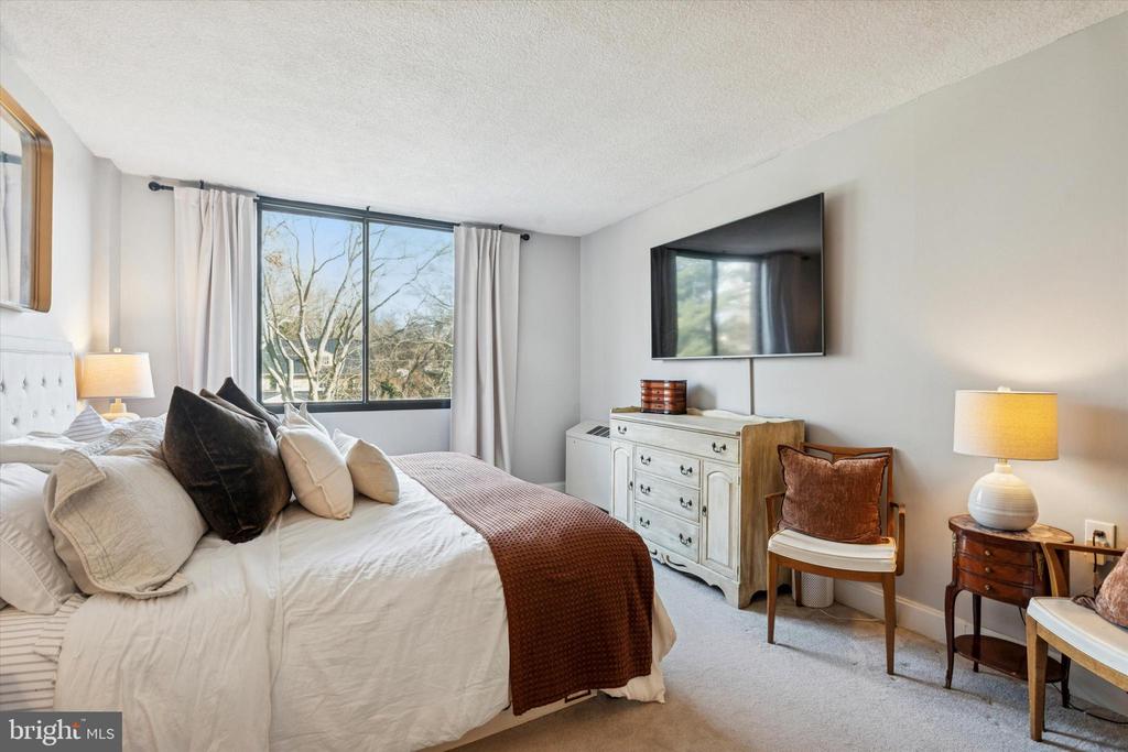 801 YALE AVENUE Unit: 921
