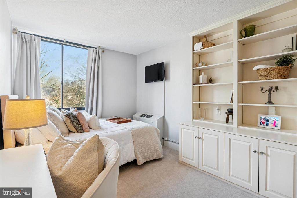 801 YALE AVENUE Unit: 921
