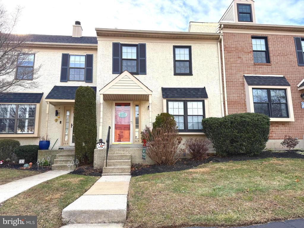 205 AUCOTT ROAD