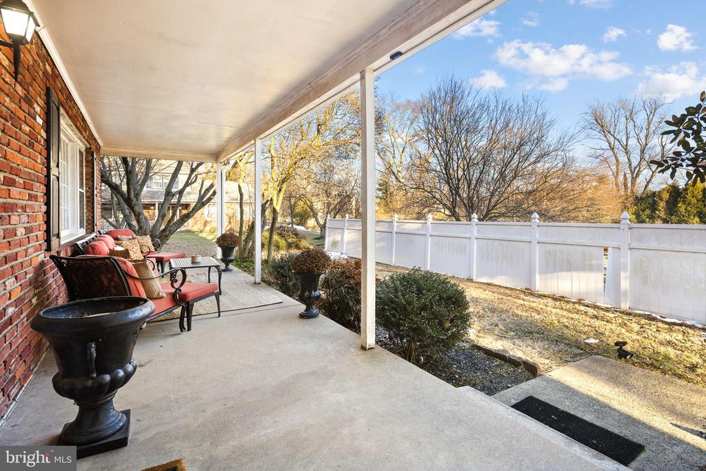 306 S PROVIDENCE ROAD