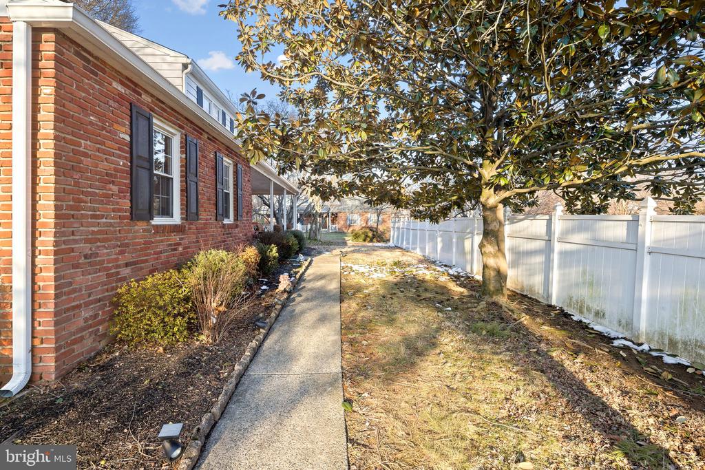 306 S PROVIDENCE ROAD