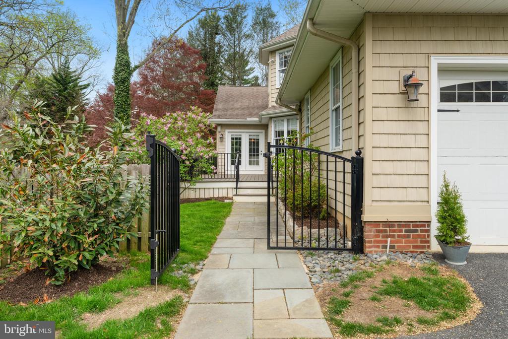 506 MOYLAN AVENUE