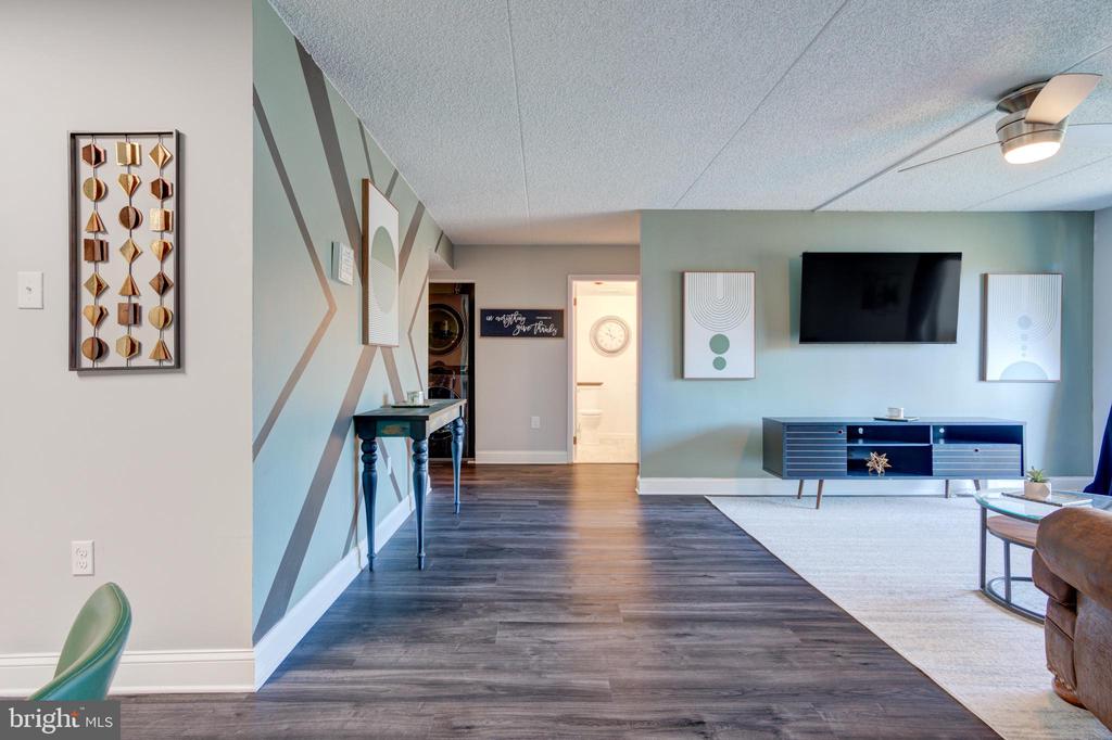 700 AVONDALE ROAD Unit: 6E
