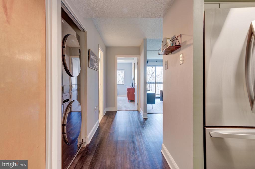 700 AVONDALE ROAD Unit: 6E