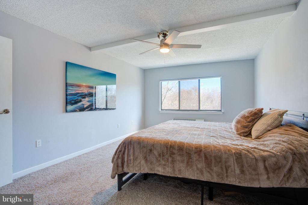 700 AVONDALE ROAD Unit: 6E