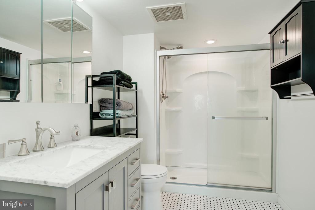 700 AVONDALE ROAD Unit: 6E