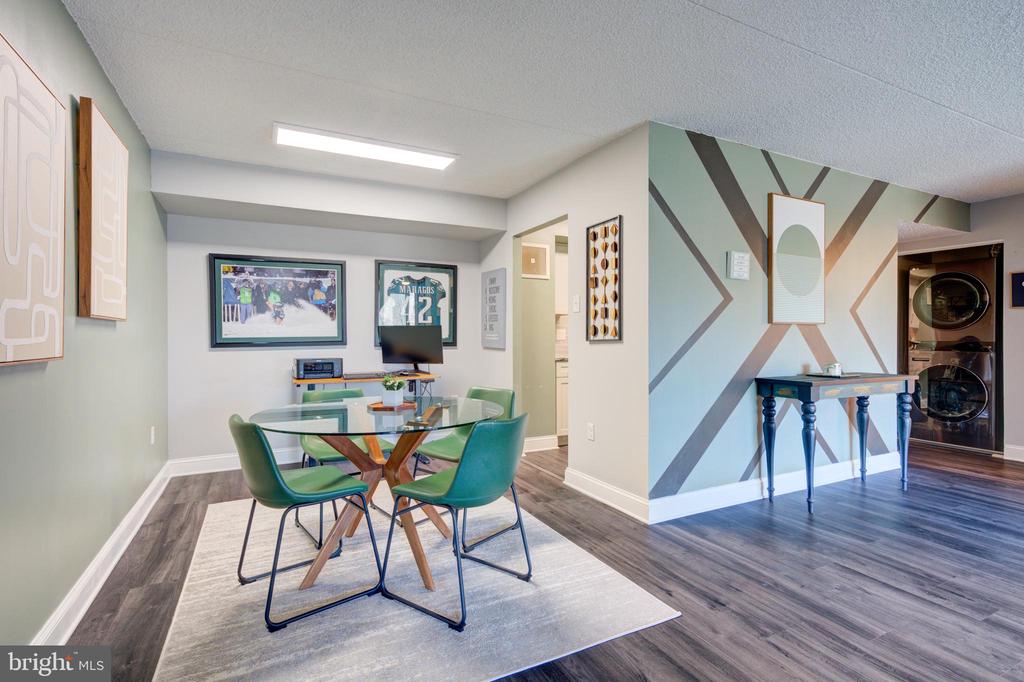 700 AVONDALE ROAD Unit: 6E