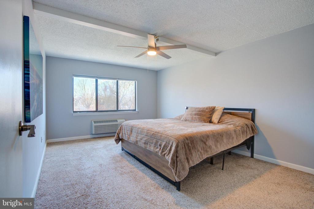 700 AVONDALE ROAD Unit: 6E