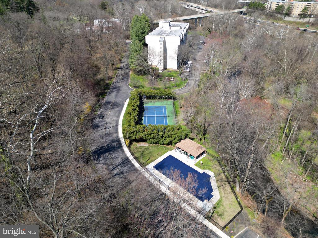 700 AVONDALE ROAD Unit: 6E