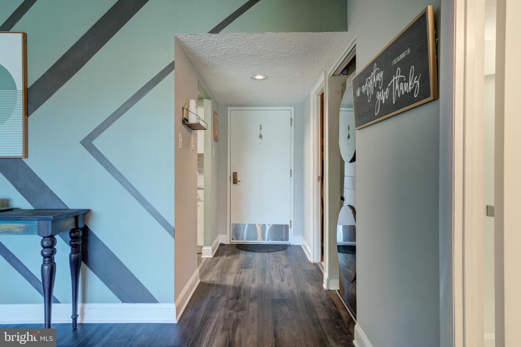 700 AVONDALE ROAD Unit: 6E