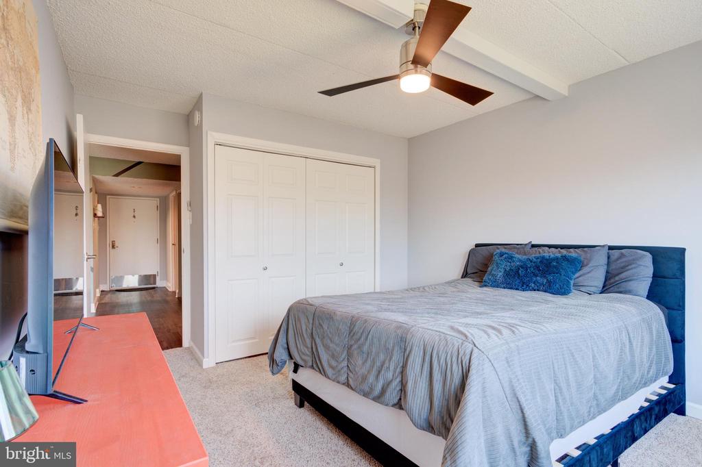 700 AVONDALE ROAD Unit: 6E
