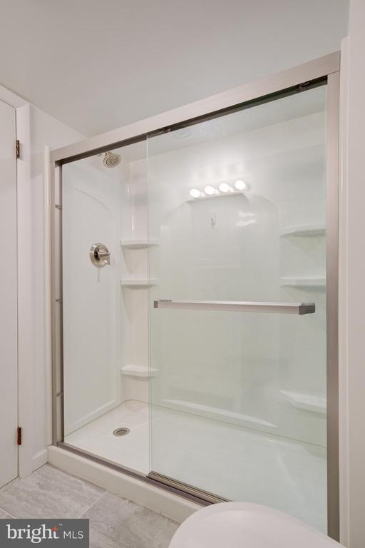 700 AVONDALE ROAD Unit: 6E