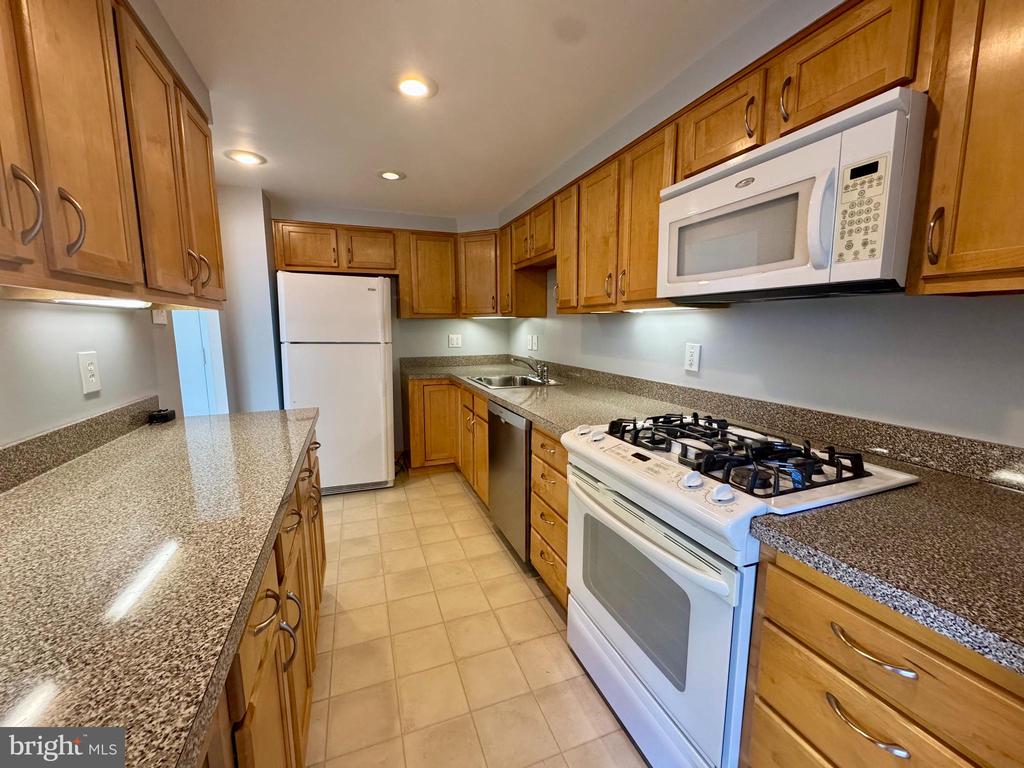 801 YALE AVENUE Unit: 1128