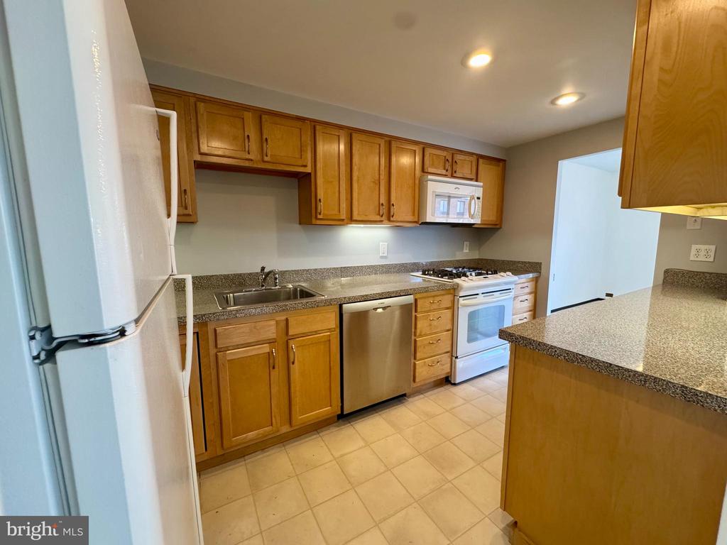 801 YALE AVENUE Unit: 1128