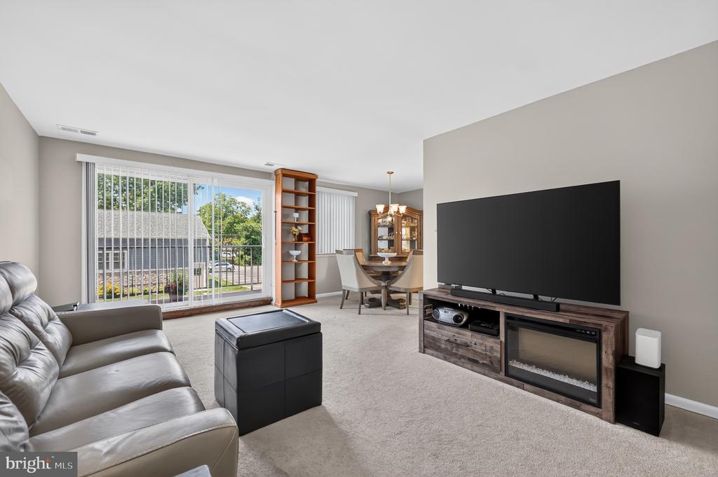 501 N PROVIDENCE ROAD Unit: 207