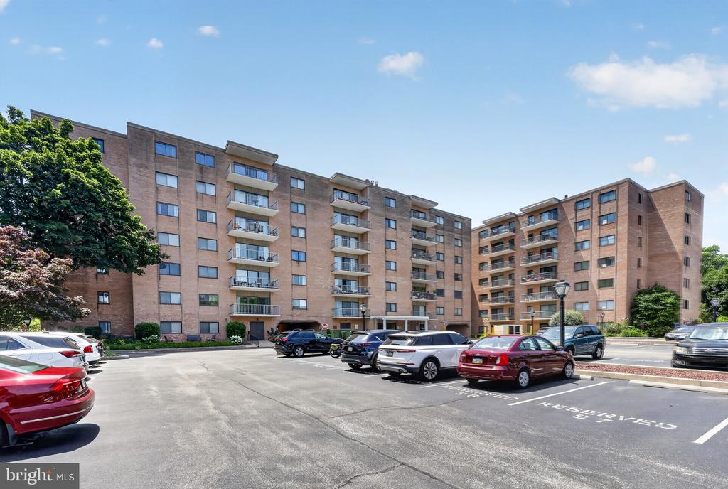 501 N PROVIDENCE ROAD Unit: 207