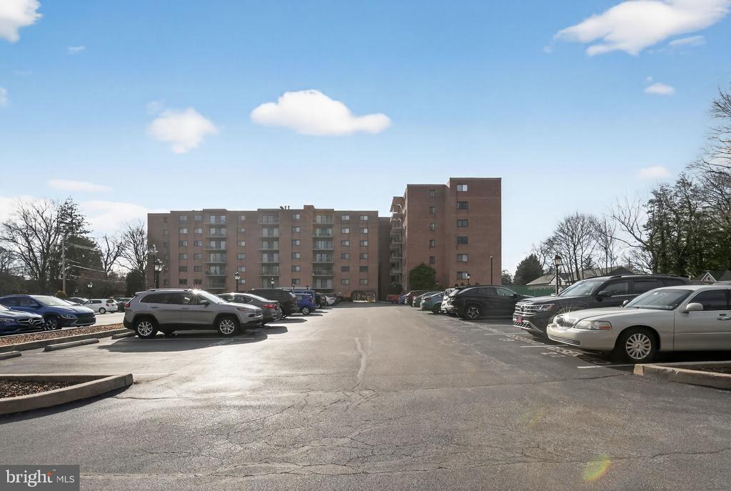 501 N PROVIDENCE ROAD Unit: 207