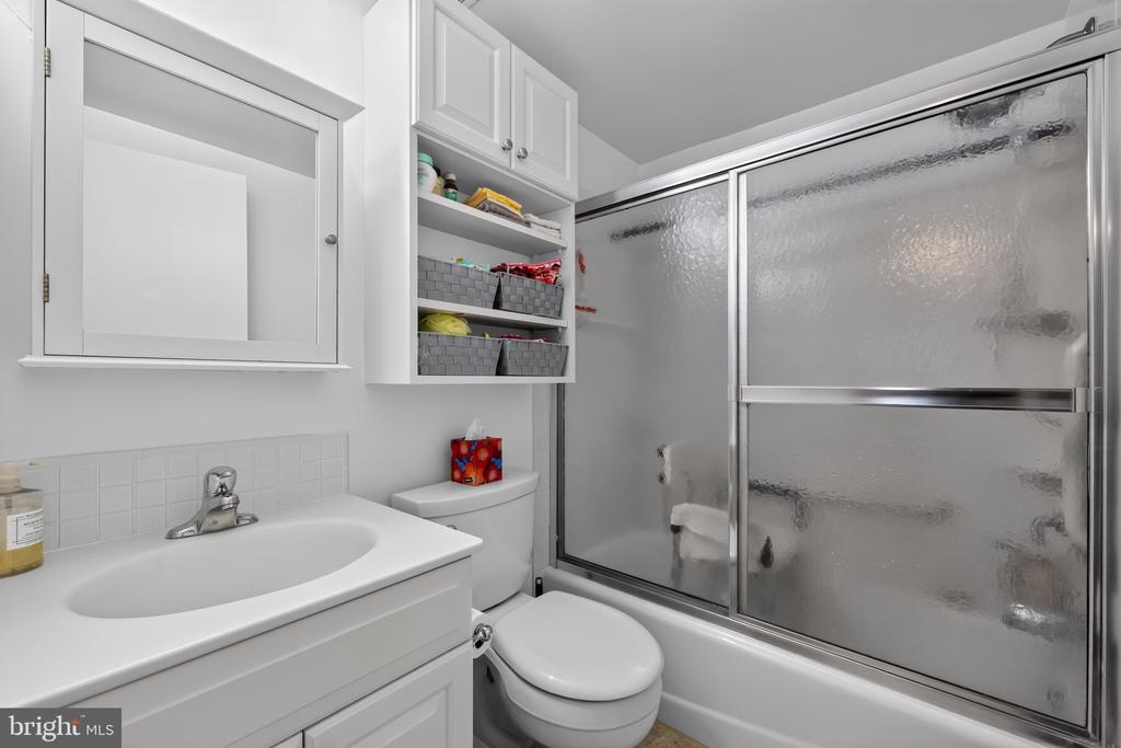 501 N PROVIDENCE ROAD Unit: 207
