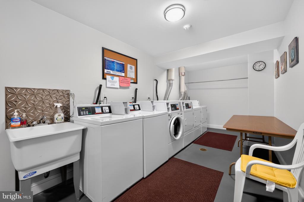501 N PROVIDENCE ROAD Unit: 207