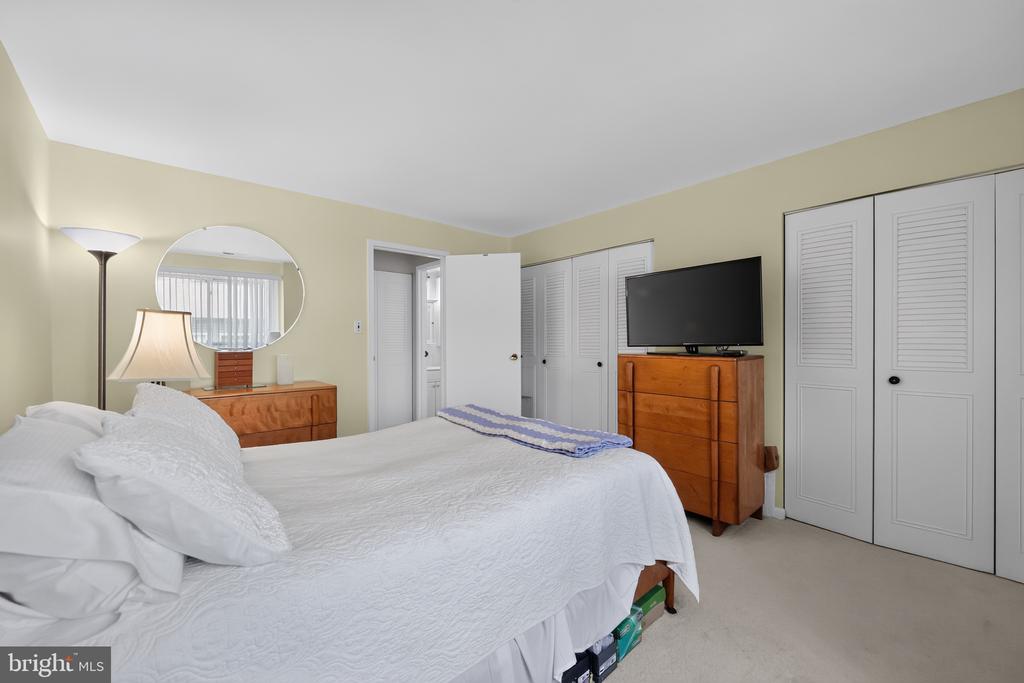 501 N PROVIDENCE ROAD Unit: 207