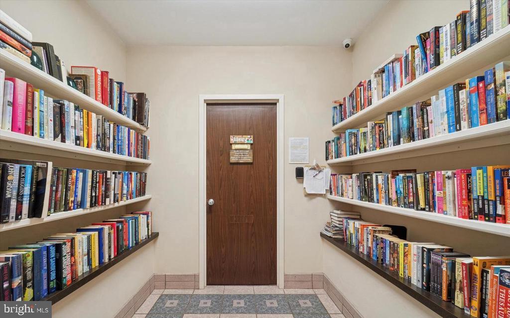 501 N PROVIDENCE ROAD Unit: 207