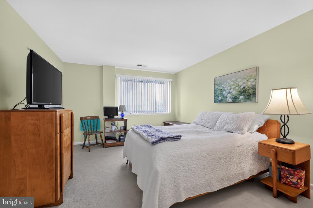 501 N PROVIDENCE ROAD Unit: 207