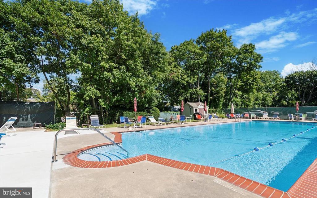 501 N PROVIDENCE ROAD Unit: 207