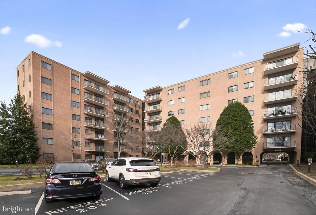 501 N PROVIDENCE ROAD Unit: 207