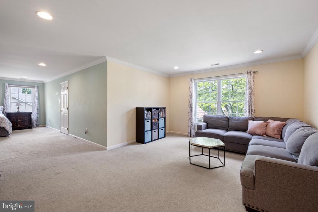 6 HANNAH DRIVE