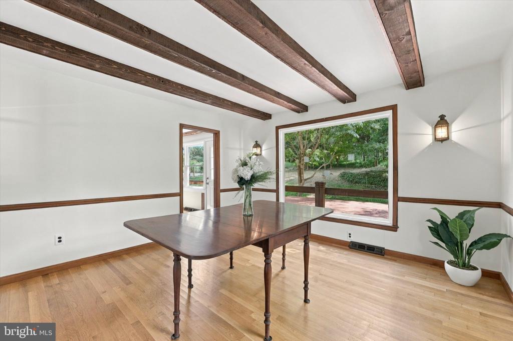 373 IVY LANE