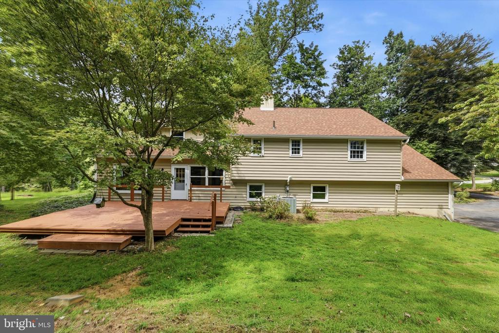 373 IVY LANE