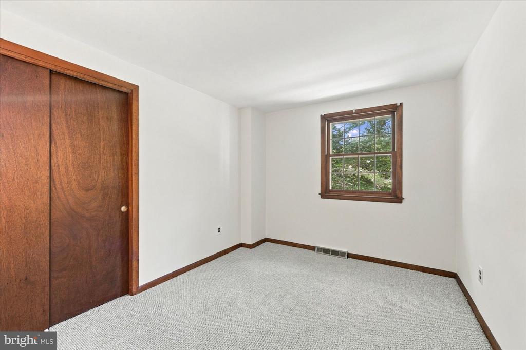 373 IVY LANE