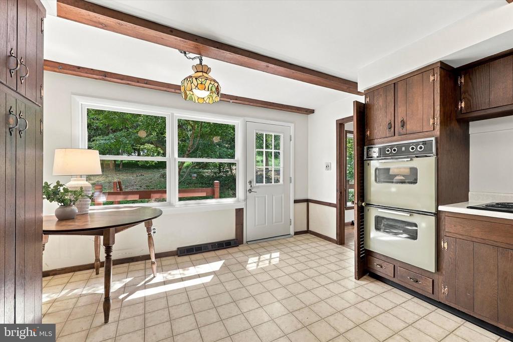 373 IVY LANE