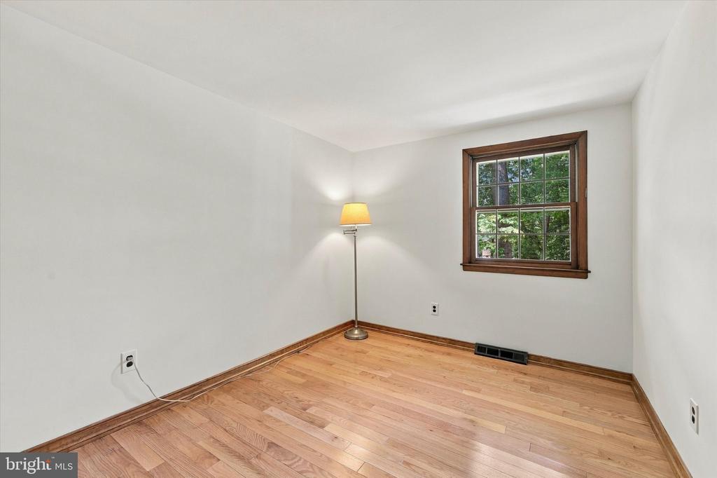 373 IVY LANE