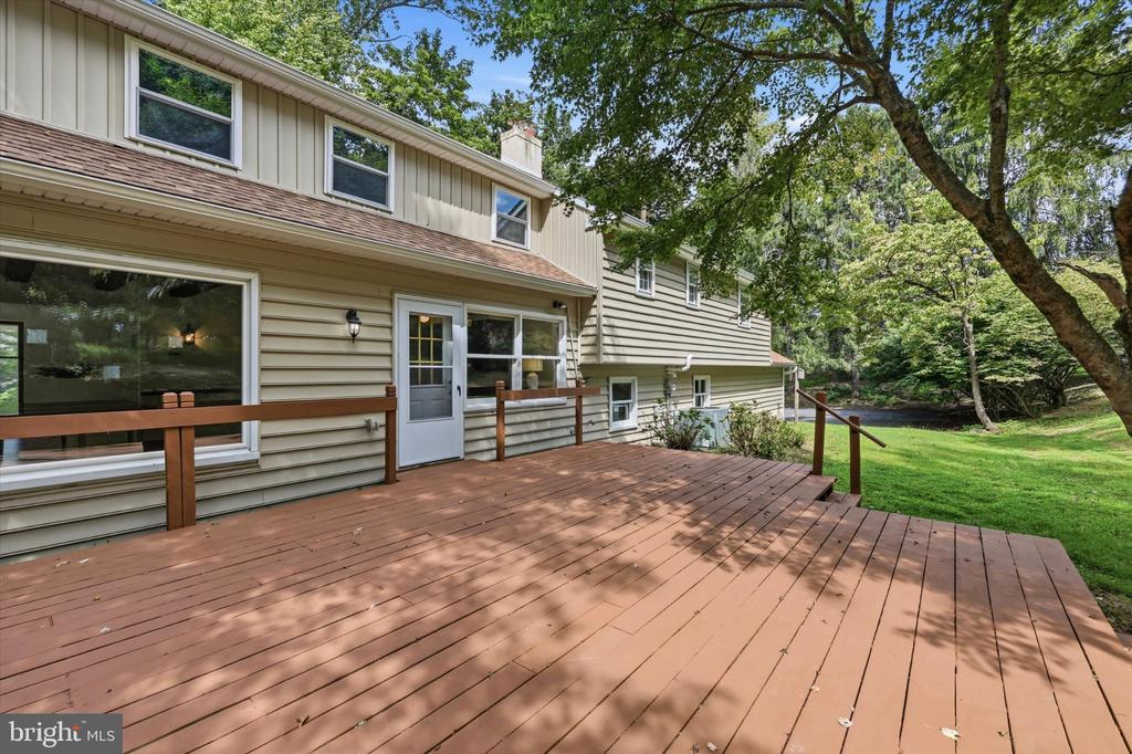 373 IVY LANE