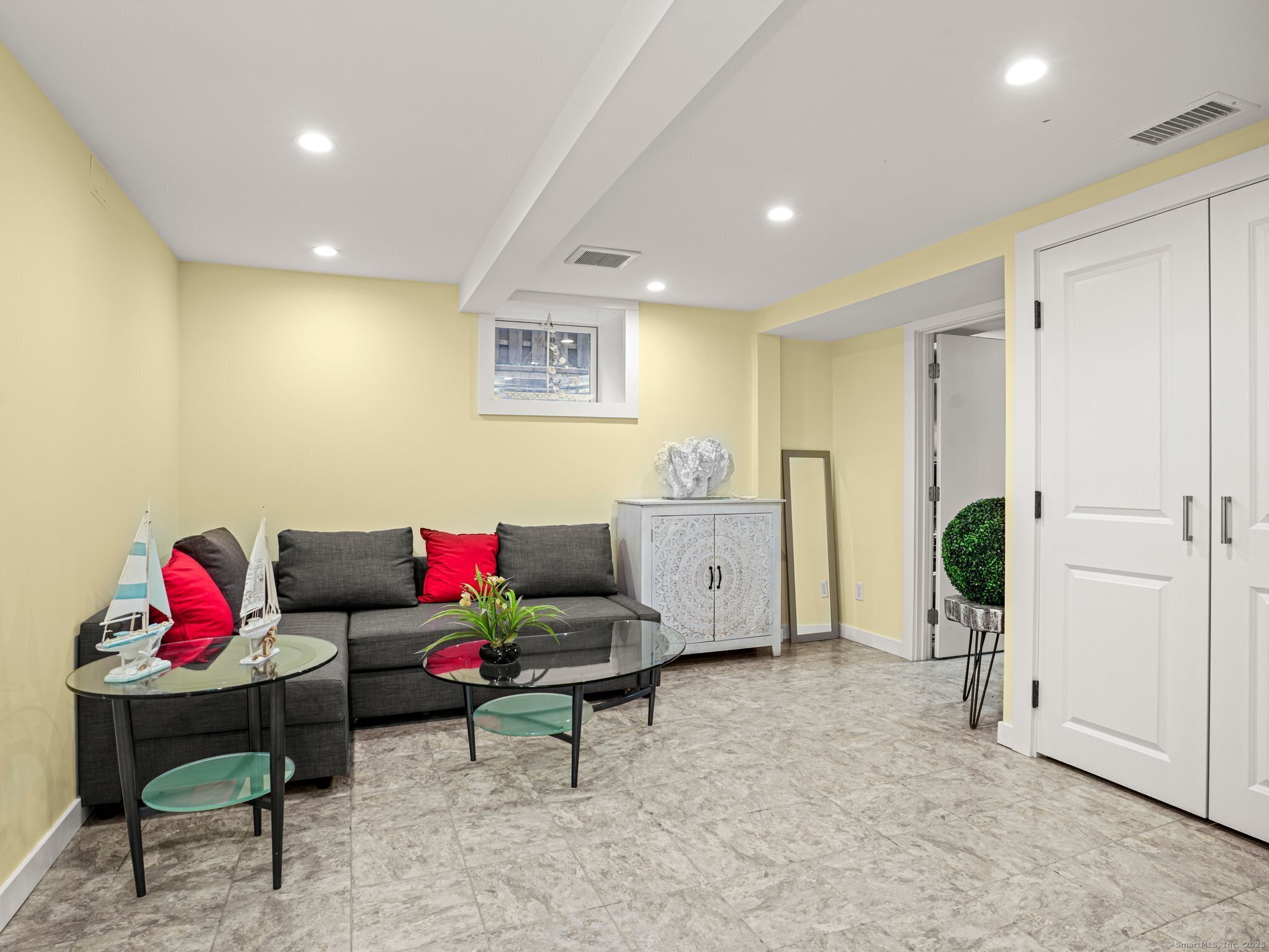 53 Waterbury Avenue