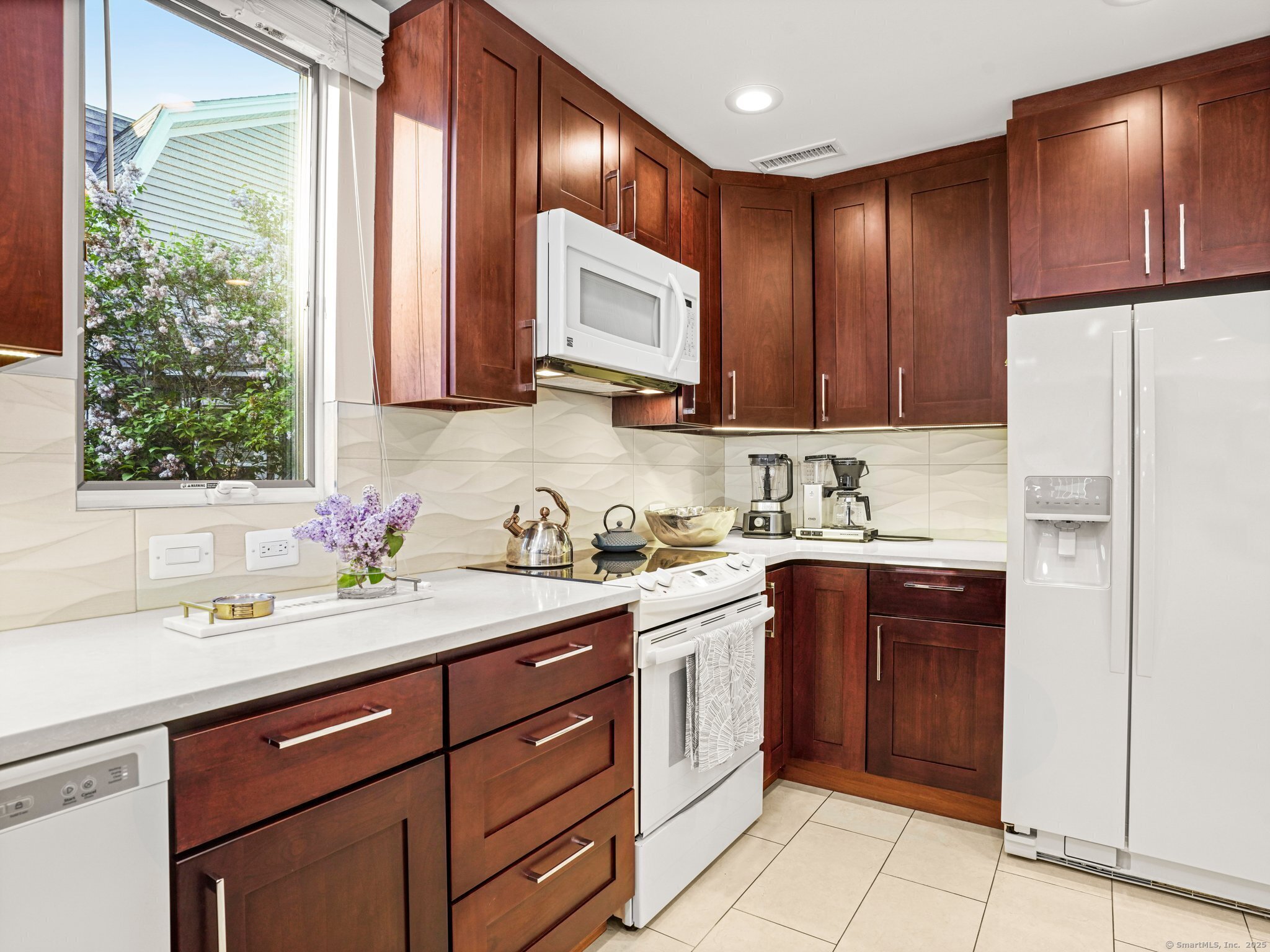 53 Waterbury Avenue
