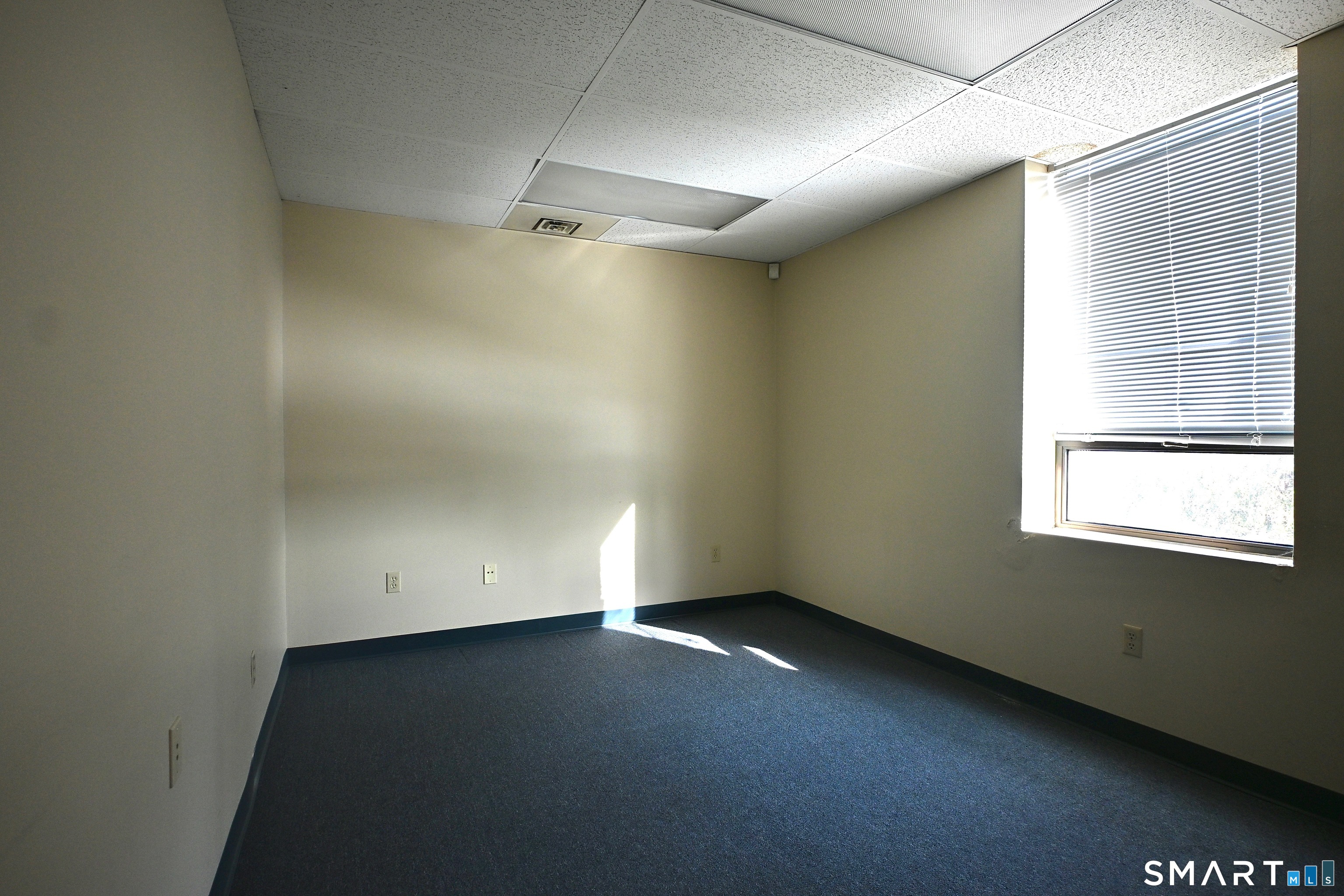 1100 Kings Highway East