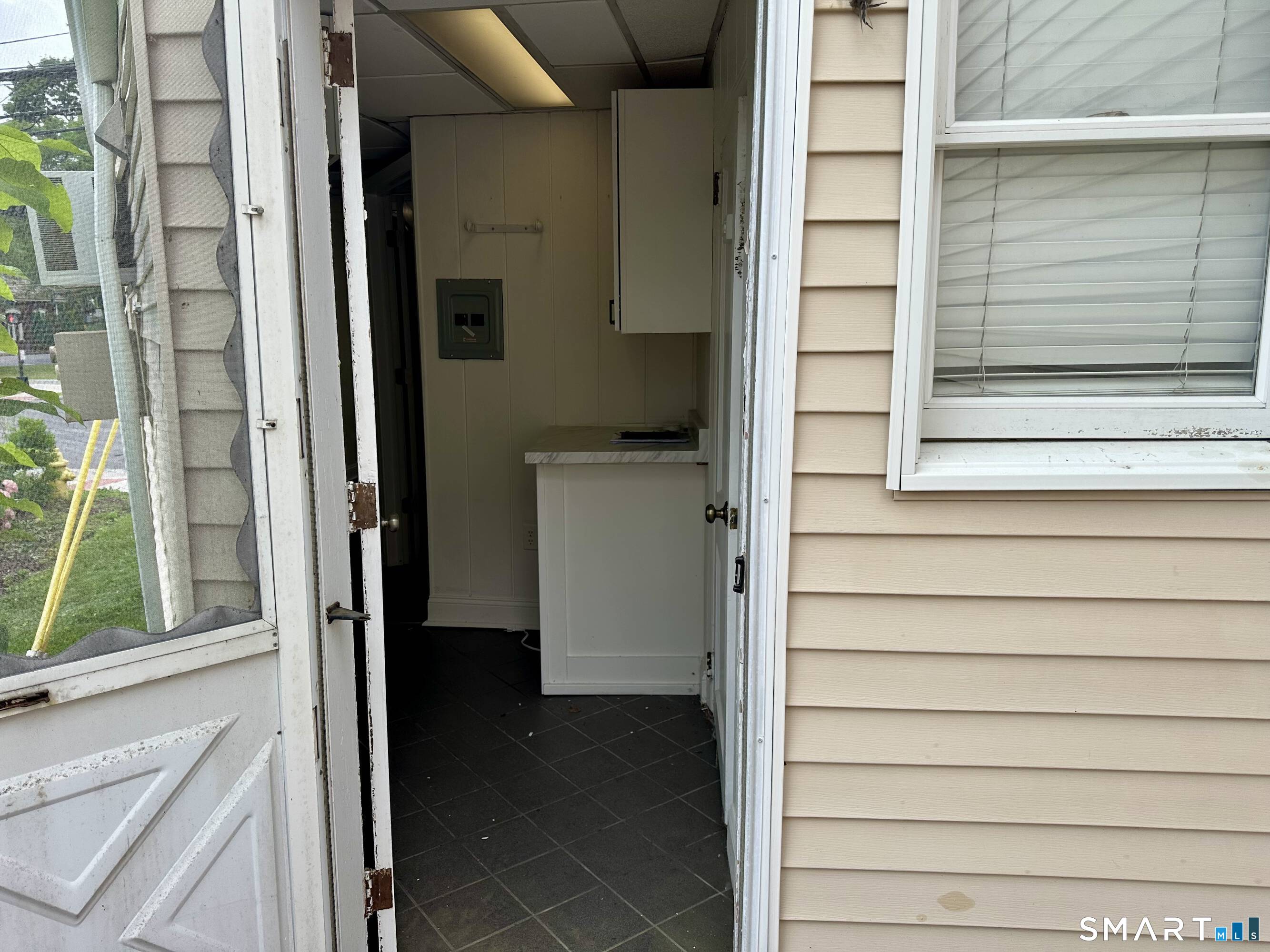 124-126 New Canaan Avenue