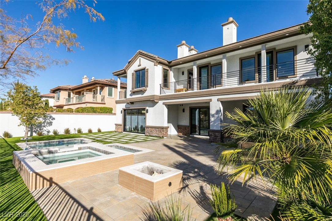 2215 Alcova Ridge Drive